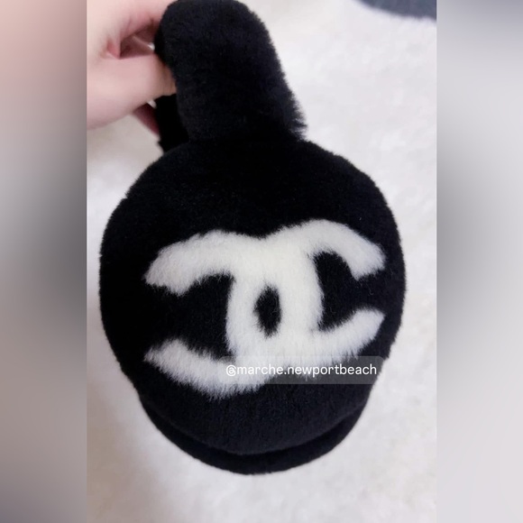 100% Authentic Chanel RECEIPT 25C Earmuffs Shearling Fur Teddy Ski Snow Sold out - Picture 3 of 12